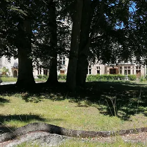 Séjour chez l'habitant D'hotes Dans Le Domaine Du Chateau De Saint-geoire, Saint-Geoire-en-Valdaine